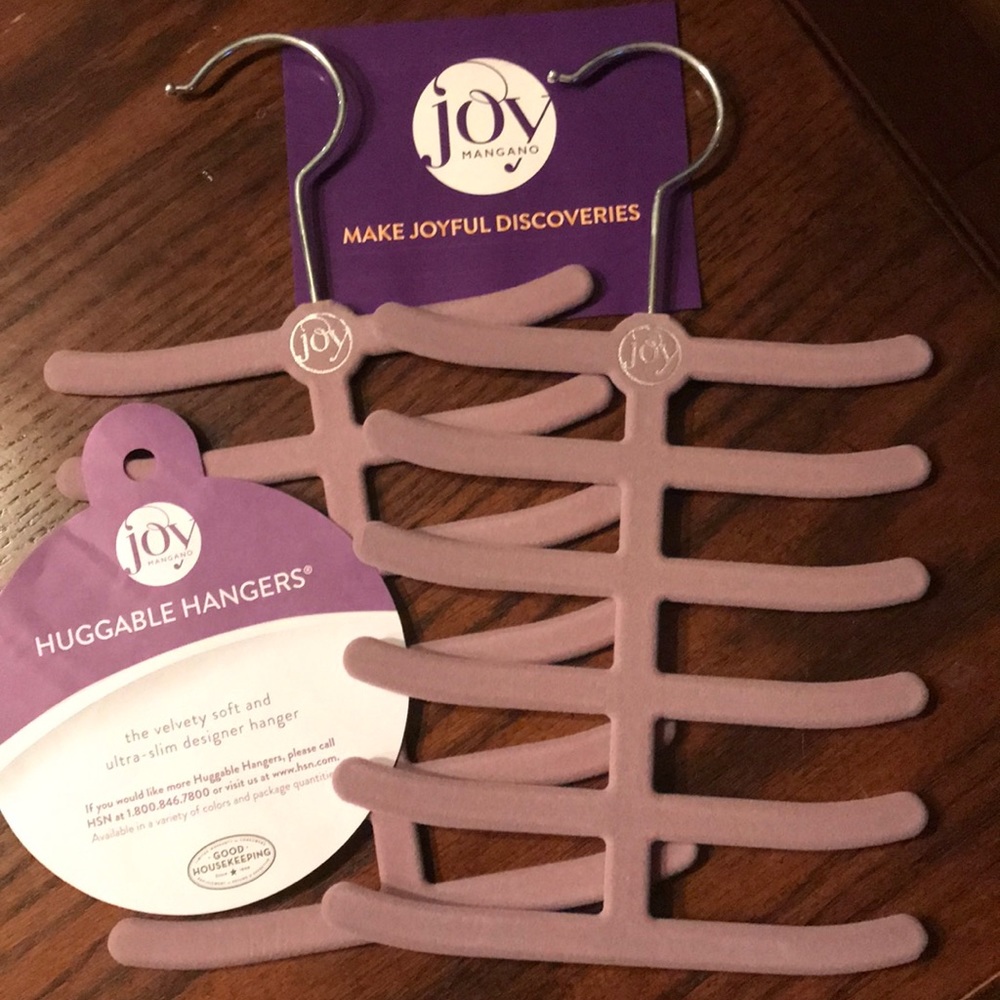 Set of 2 New Joy Mangano velvet hangers